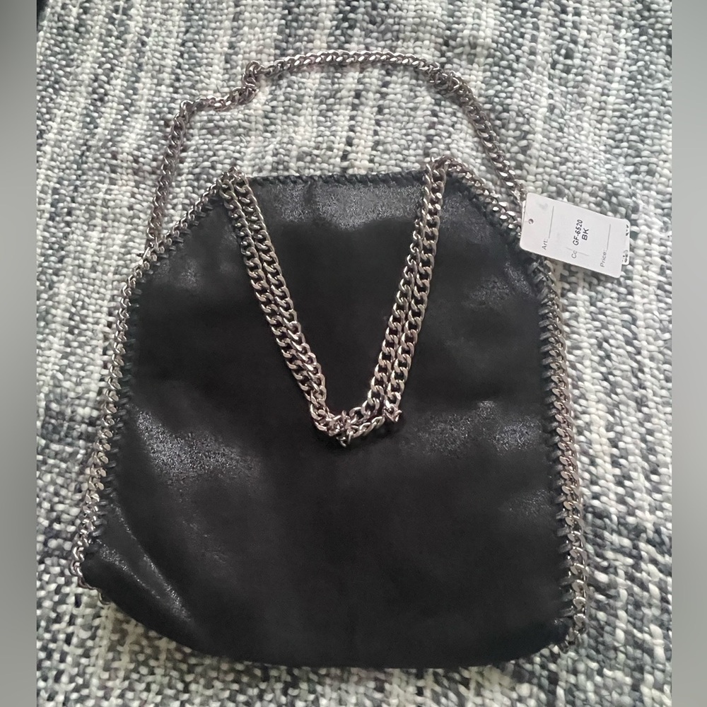 Bag with chain.